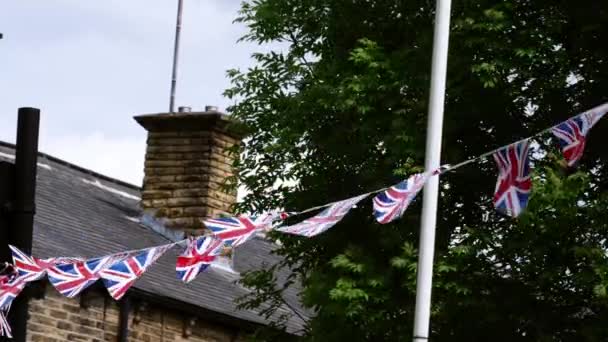 Union Jack British Flag Bunting Queen Jubilee Celebration Medium Shot — Vídeo de Stock
