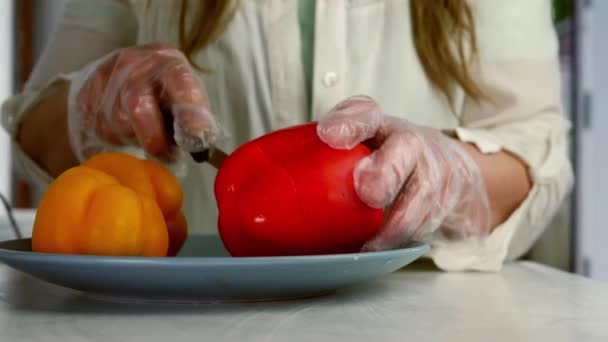 Chef Slicing Sweet Long Peppers Ingredients Medium Zoom Shot Slow — Vídeo de stock