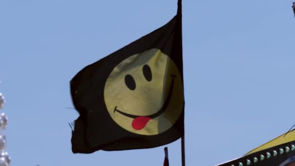 Smiley Face Emoji Flag Wide Slow Motion Shot Selective Focus — Wideo stockowe