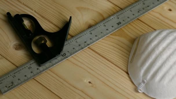 Carpenter Tools Woodwork Wooden Background Zoom Shot Selective Focus — Vídeo de stock