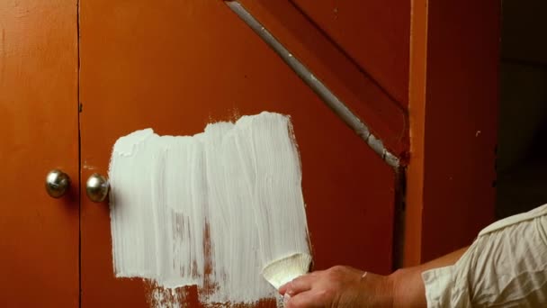 Decorating Home Painting Door White Gloss Paint Medium Slow Motion — Stockvideo