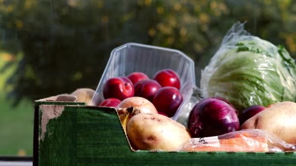 Box Fresh Vegetables Fruit Medium Dolly Zoom Shot Selective Focus — Stock video
