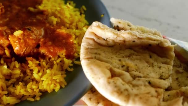 Chicken Korma Curry Pilau Rice Naan Bread Overhead Close Zoom — Vídeos de Stock