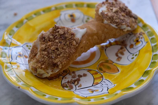 Cannoli Siciliano Postre Tradicional Siciliano —  Fotos de Stock