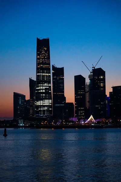 Akşam Qingdao Olimpiyat Denizcilik Merkezi