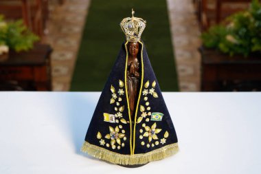Aparecida Leydisi 'nin heykeli, Tanrı' nın annesi, Brezilya 'nın hamisi.