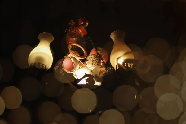 暗い詳細とクリスマスをテーマにしたシーンの背景 正月と家族の祭りの概念 — ストック写真