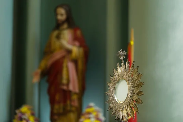 Ostensorio Para Culto Una Ceremonia Iglesia Católica Adoración Santísimo Sacramento — Foto de Stock