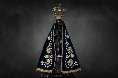 Aparecida Heykeli Leydimiz Nossa Sinyora Aparecida.