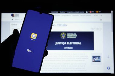 Minas Gerais, Brezilya - 25 Eylül 2022: E-titulo uygulamasının ekranı, Brezilya dijital seçmen unvanı