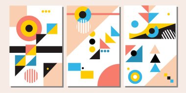 Üç soyut geometrik orta yüzyıl modern duvar sanatı seti. Geometri duvarı dekoru. Minimalist duvar süslemeleri. Poster, sosyal medya, davetiye, kart ve duvar kağıdı için kullanılabilir 