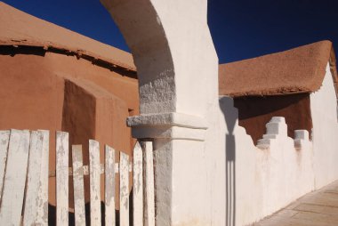 San Pedro de Atacama Kilisesi cephesi