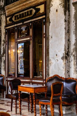 2 Aralık 2021, Venedik, İtalya, Caffe Florian 'ın açık terası, San Marco Meydanı' nda bir kış günü..