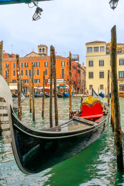 Dezember 2021 Venedig Italien Gondel Schwimmt Auf Dem Canal Grande — Stockfoto