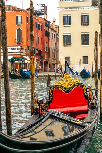 Grudnia 2021 Wenecja Włochy Gondola Pływająca Canale Grande Wenecji — Zdjęcie stockowe