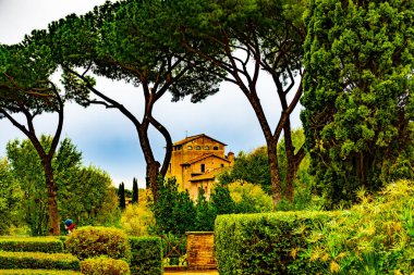 4 Aralık 2022 - Roma, İtalya: Forum Romanum kalıntıları üzerine bir manzara.