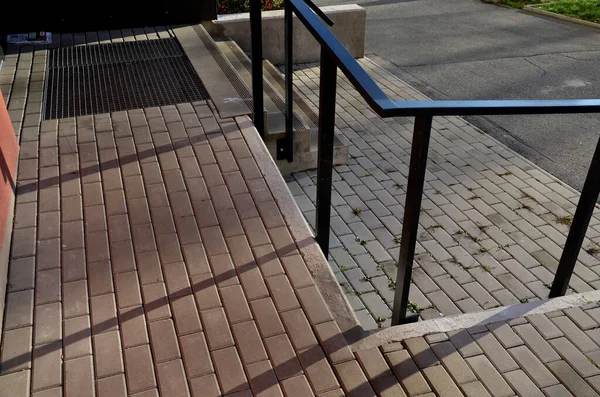 Escaliers Béton Avec Rainures Antidérapantes Côté Escalier Est Une Rampe — Photo