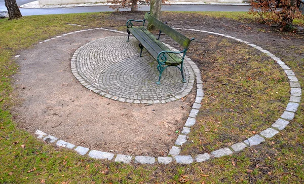 Oriental Romântico Parque Estilo Com Bancada Ying Yang Mosaicos Bebendo — Fotografia de Stock