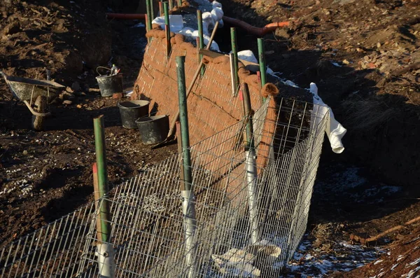 of green soundproof walls. easy installation of greenery in the structure through pockets with soil. These pockets are defined by a geotextile or coconut mat.construction and excavation work, filling