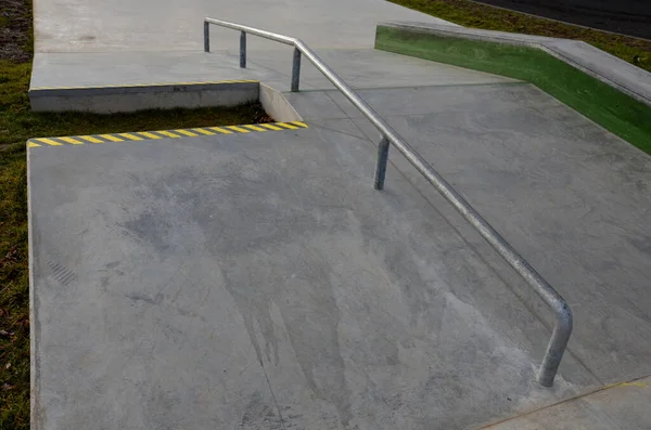 Parc Planche Roulettes Avec Surface Béton Ciment Avec Des Obstacles — Photo