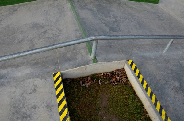 Parc Planche Roulettes Avec Surface Béton Ciment Avec Des Obstacles — Photo