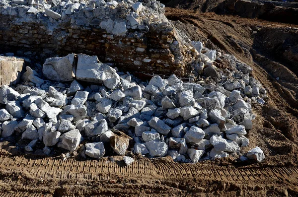 Geri Dönüşüm Için Inşaat Atıkları Gerekli Kesri Ezdikten Sonra Yol — Stok fotoğraf