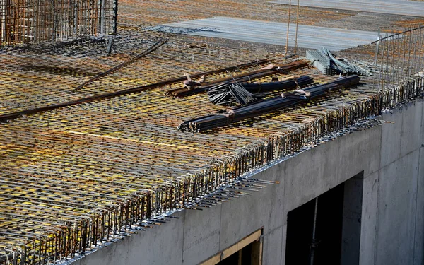 Güçlendirilmiş Çelik Betondan Yapılmış Evler Depreme Dayanıklıdır Birkaç Kat Yüksekliğinde — Stok fotoğraf