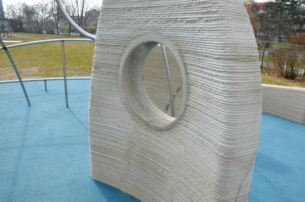 Surface Rugueuse Dentelée Des Murs Béton Avec Balustrades Torsadées Parkour — Photo