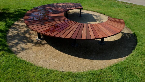 Circular Bench Made Brown Red Teak Wood Tropical Impregnated Podia — Φωτογραφία Αρχείου