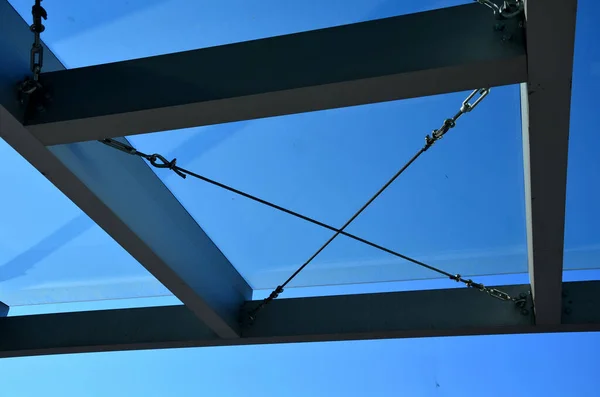 Strut Suspended Glass Roof Building Entrance Bus Station Railway Station — Stockfoto