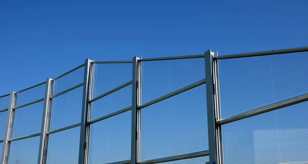 Soundproof Wall Blue Glass Highway Bridge Embedded Metal Beams Street —  Fotos de Stock