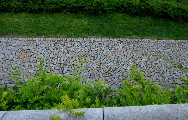 Pavimento Pedra Aberta Granito Rudemente Lascado Vista Terraço Superior Corrimão — Fotografia de Stock