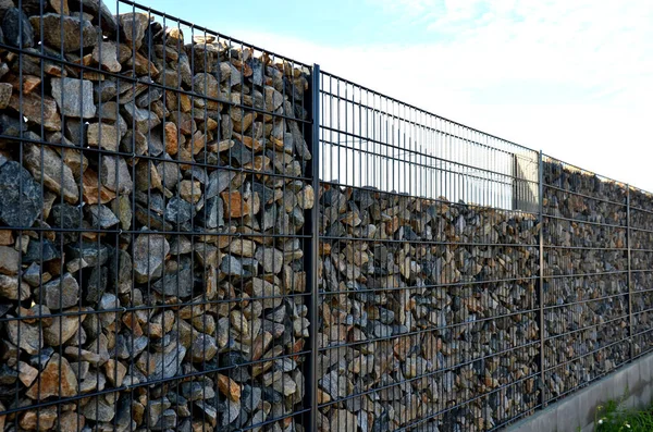 Construction Gabion Retaining Wall Part Fencing Home Coarser Gravel Filled — Stock Photo, Image