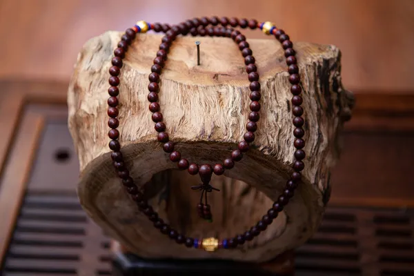 Buddhistische Perlen Armbänder Dunklen Hintergrund — Stockfoto
