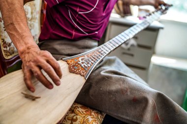 El yapımı ulusal telli enstrüman kültürü