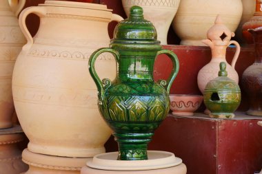 Orta Doğu çömlek kapları geleneksel ürünler pazarı