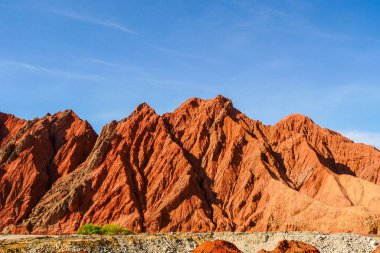 Kızıl dağ kaya metal cevheri