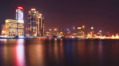 Lujiazui, Huangpu Nehri, Şangay 'daki binaların gece görüşü
