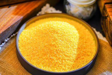 Stüdyo mısır, mısır öğütücü mısır unu vuruyor.