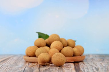 Longan, Longan tahta masada.