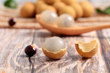 Longan, Longan tahta masada.