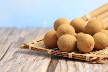 Longan, Longan tahta masada.