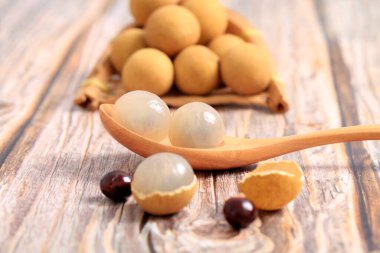 Longan, Longan tahta masada.
