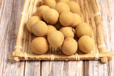 Longan, Longan tahta masada.
