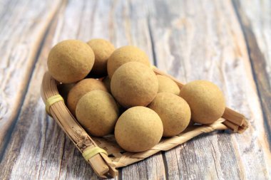 Longan, Longan tahta masada.