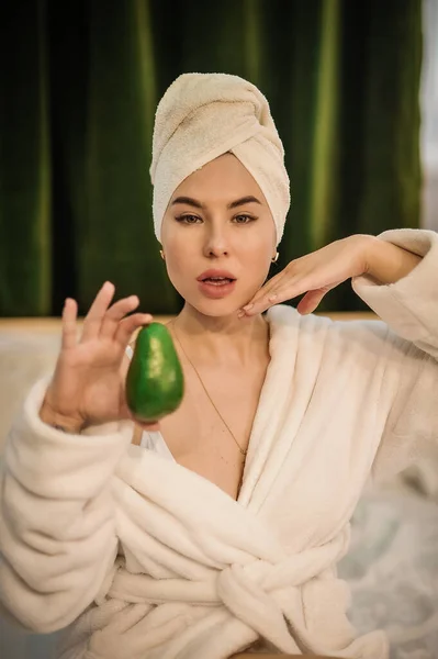 Beautiful Young Woman Green Eyes Towel Her Face Looking Camera — Foto de Stock