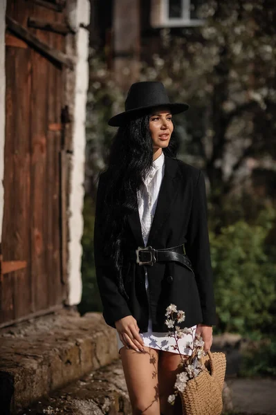 Beautiful Young Woman Black Dress Hat Posing Park — Stock Fotó