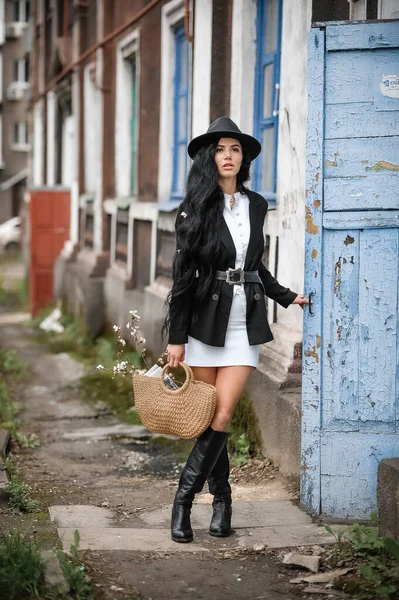 Young Beautiful Woman Black Dress Hat Street —  Fotos de Stock