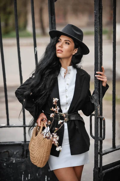 Beautiful Young Woman Hat Black Dress Bag — Stock Photo, Image