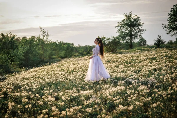Girl Long Hair White Dress Beautiful Bouquet — Foto de Stock